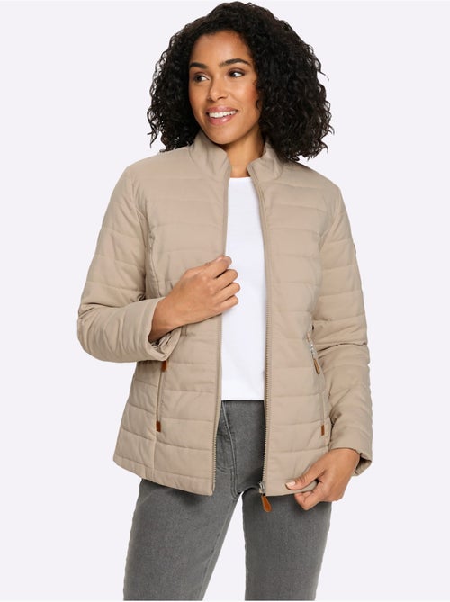 Doudoune poches avec fermeture à glissière pratiques - taille standard - moda vilona - Kiabi Doudoune poches avec fermeture à glissière pratiques - taille standard - moda vilona - Kiabi
