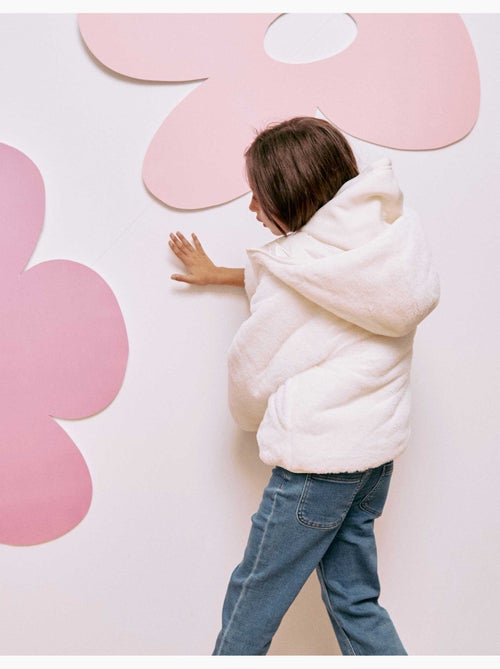 Doudoune réversible avec capuche et doublure en peluche douce synthétique - Kiabi Doudoune réversible avec capuche et doublure en peluche douce synthétique - Kiabi