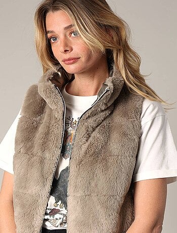 Doudoune réversible sans manches en imitation fourrure et métallisée
'Deeluxe'