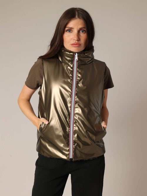 Doudoune réversible sans manches en imitation fourrure et métallisée
 'Deeluxe' - Kiabi