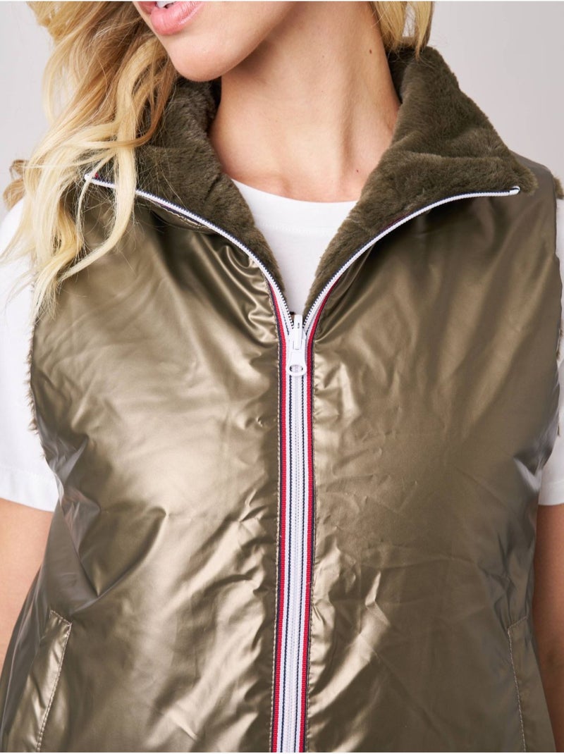 Doudoune réversible sans manches femme en imitation fourrure et métallisée 'Deeluxe' Kaki - Kiabi