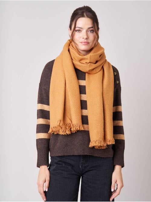 Écharpe femme chevron avec franges 'Deeluxe' - Kiabi Écharpe femme chevron avec franges 'Deeluxe' - Kiabi