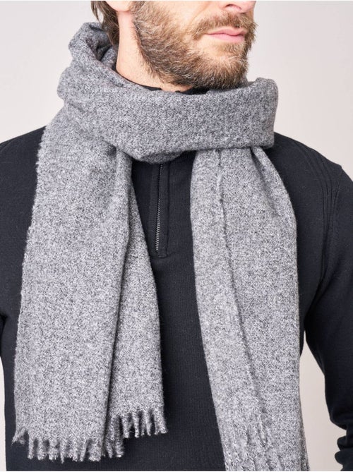 Écharpe homme douce et chaude 'Deeluxe' - Kiabi Écharpe homme douce et chaude 'Deeluxe' - Kiabi