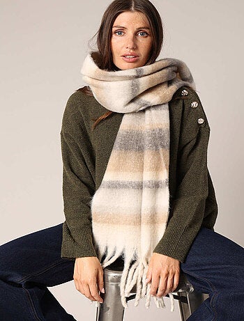 Écharpe oversize finie avec des franges épaisses 'Deeluxe'