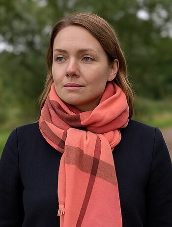 Écharpe rose orangé à carreaux