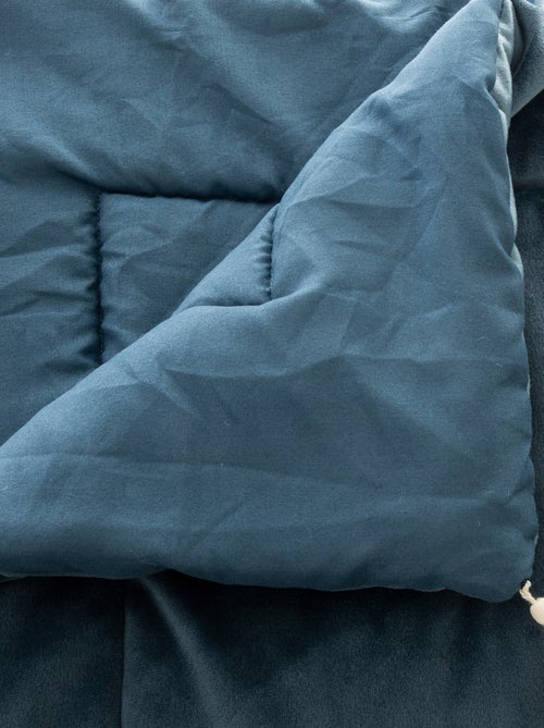 Édredon en velours et pompons - Kiabi