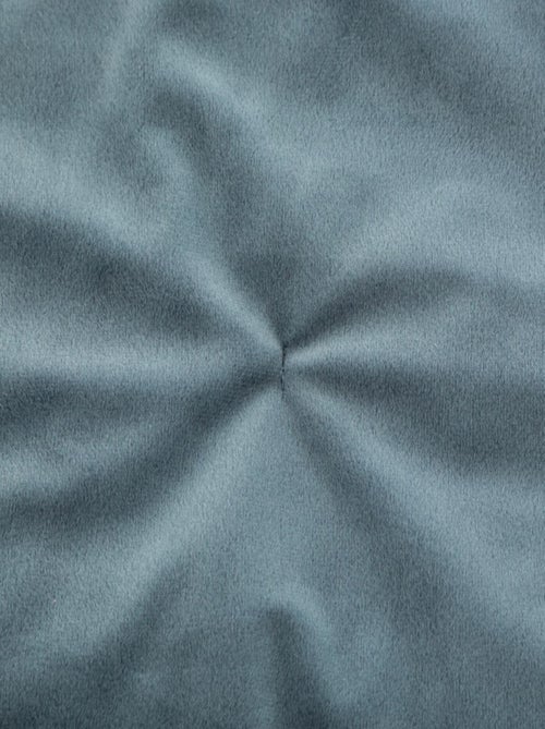 Édredon en velours et pompons - Kiabi