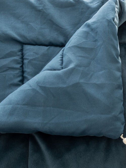 Édredon en velours et pompons - Kiabi