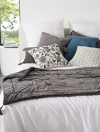 Édredon en velours et pompons