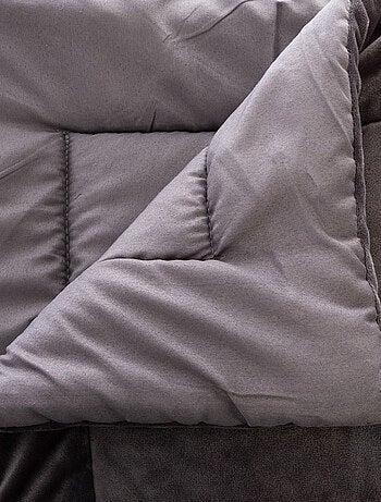 Édredon en velours et pompons