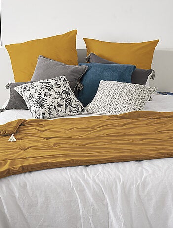 Édredon en velours et pompons