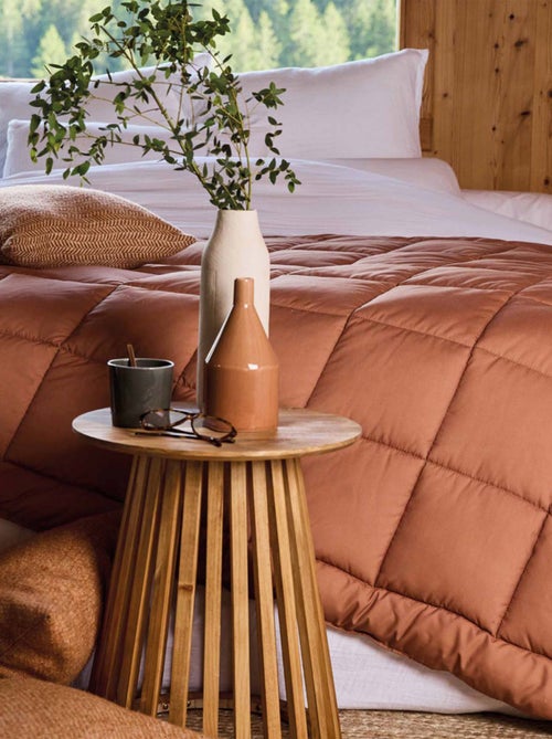 Edredon ou couvre-lit matelassé peau de pêche Oekotex - Kiabi Edredon ou couvre-lit matelassé peau de pêche Oekotex - Kiabi