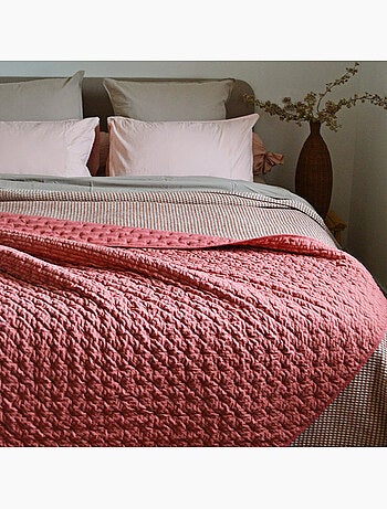 Edredon ou jeté de lit matelassé microfibre