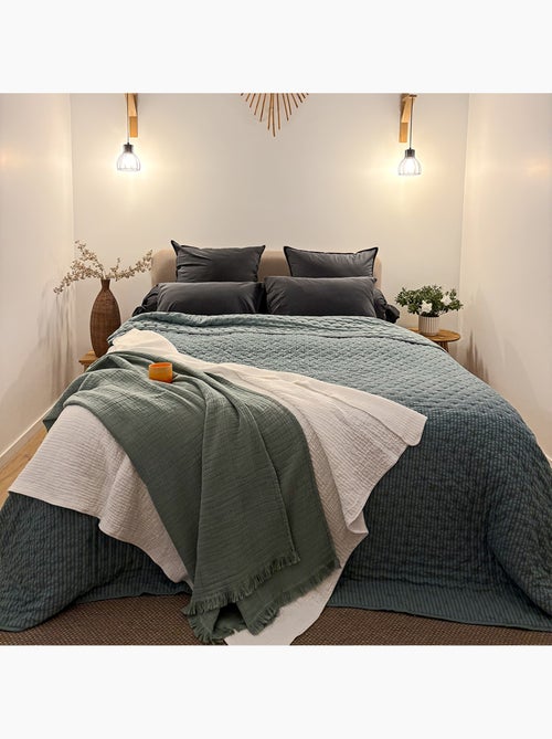Edredon ou jeté de lit matelassé microfibre - Kiabi