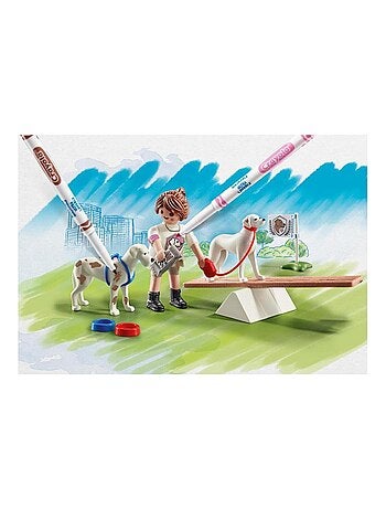 Educatrice avec chiens