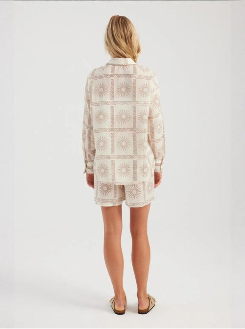 Ensemble 2 pièces : chemise imprimée et short taille haute à cordon de serrage - Kiabi Ensemble 2 pièces : chemise imprimée et short taille haute à cordon de serrage - Kiabi