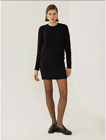 Ensemble 2 pièces pull ras du cou et mini-jupe taille haute