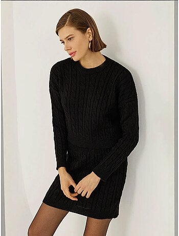 Ensemble 2 pièces pull ras du cou et mini-jupe taille haute