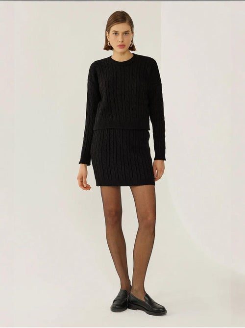 Ensemble 2 pièces pull ras du cou et mini-jupe taille haute - Kiabi Ensemble 2 pièces pull ras du cou et mini-jupe taille haute - Kiabi
