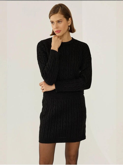 Ensemble 2 pièces pull ras du cou et mini-jupe taille haute - Kiabi Ensemble 2 pièces pull ras du cou et mini-jupe taille haute - Kiabi
