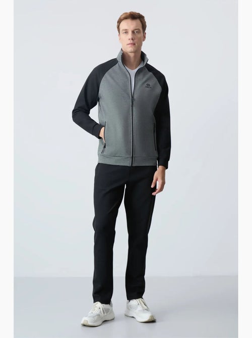 Ensemble active homme à blocs de couleur tommy - Kiabi Ensemble active homme à blocs de couleur tommy - Kiabi