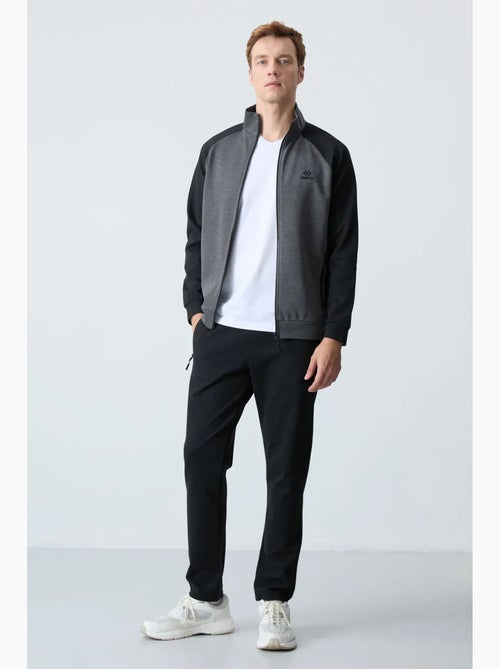 Ensemble active homme à blocs de couleur tommy - Kiabi Ensemble active homme à blocs de couleur tommy - Kiabi