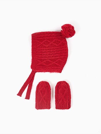 Ensemble béguin et moufles en maille torsadée