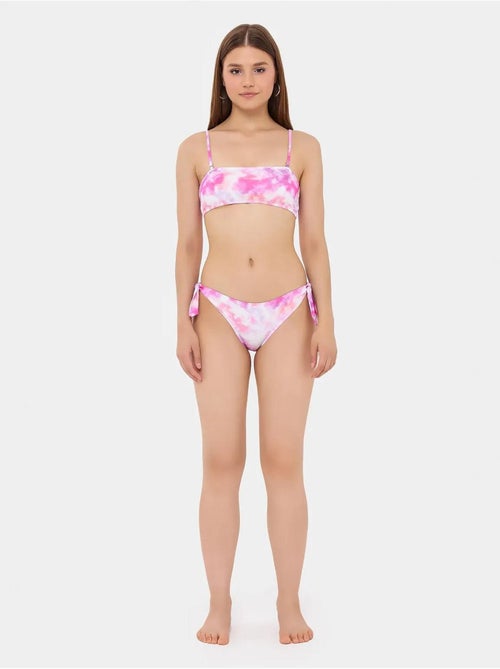 Ensemble bikini bandeau tie-dye noué sur le côté - Kiabi Ensemble bikini bandeau tie-dye noué sur le côté - Kiabi