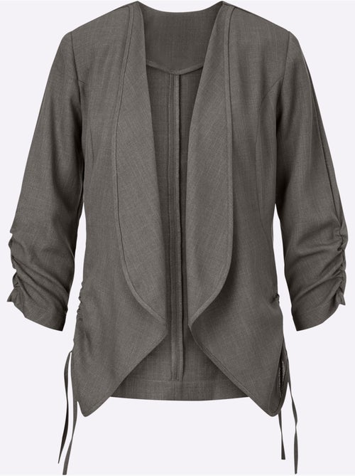 Ensemble blazer pantalon uni avec manches longues et ouverture frontale - taille standard - witt - Kiabi Ensemble blazer pantalon uni avec manches longues et ouverture frontale - taille standard - witt - Kiabi