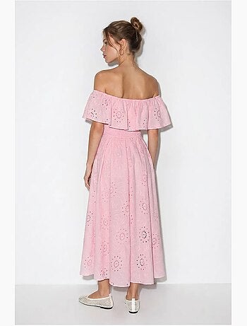 Ensemble blouse et jupe midi brodés, épaules dégagées lucci