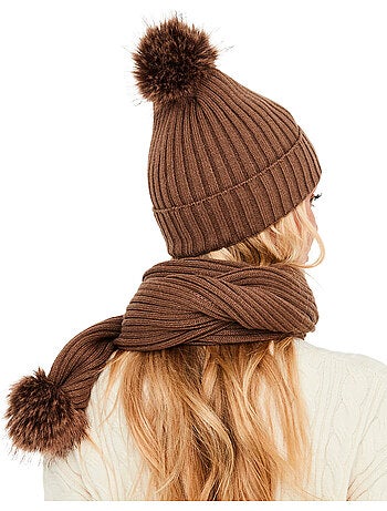 Ensemble bonnet et écharpe à pompons pc2