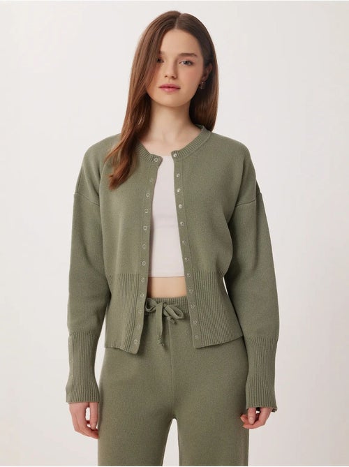 Ensemble cardigan boutonné et pantalon large en maille côtelée istanbul - Kiabi Ensemble cardigan boutonné et pantalon large en maille côtelée istanbul - Kiabi