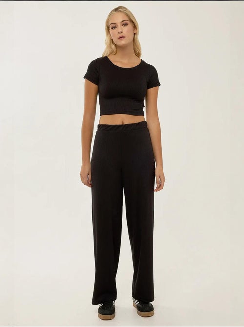 Ensemble chemise courte en tricot et pantalon à ceinture élastique - Kiabi Ensemble chemise courte en tricot et pantalon à ceinture élastique - Kiabi