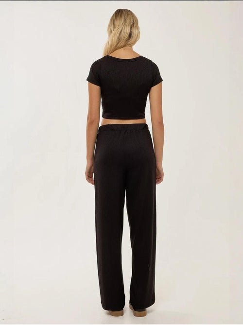 Ensemble chemise courte en tricot et pantalon à ceinture élastique - Kiabi Ensemble chemise courte en tricot et pantalon à ceinture élastique - Kiabi