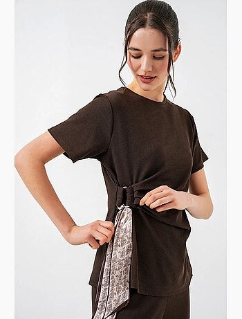Ensemble coordonné côtelé à col rond et détail cravate, avec pantalon à jambes larges bdart