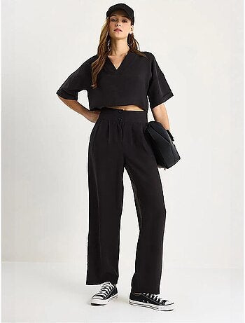 Ensemble coordonné deux pièces en maille à col v et pantalon à jambes larges lucci
