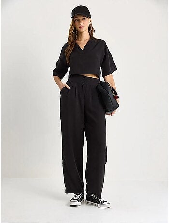 Ensemble coordonné deux pièces en maille à col v et pantalon à jambes larges lucci
