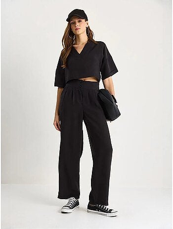 Ensemble coordonné deux pièces en maille à col v et pantalon à jambes larges lucci