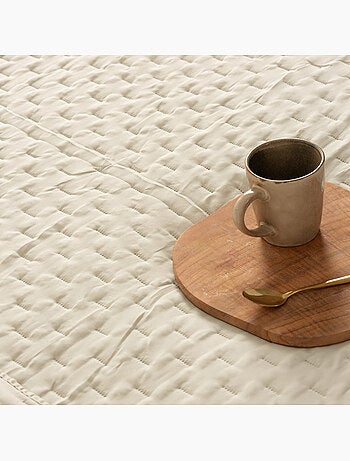 Ensemble couvre-lit uni en tissu à relief avec taie(s) d’oreiller - Gamusi.