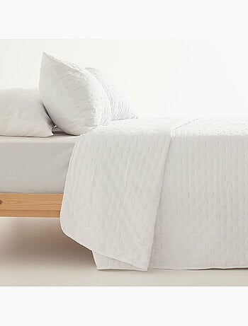 Ensemble couvre-lit uni en tissu à relief avec taie(s) d’oreiller - Gamusi.