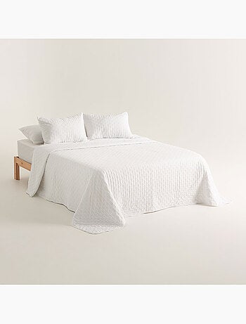 Ensemble couvre-lit uni en tissu à relief avec taie(s) d’oreiller - Gamusi.