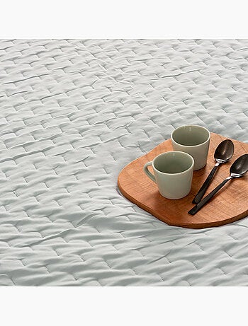 Ensemble couvre-lit uni en tissu à relief avec taie(s) d’oreiller - Gamusi.