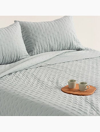 Ensemble couvre-lit uni en tissu à relief avec taie(s) d’oreiller - Gamusi.