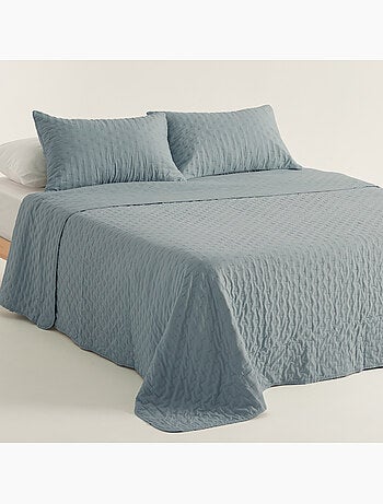 Ensemble couvre-lit uni en tissu à relief avec taie(s) d’oreiller - Gamusi.
