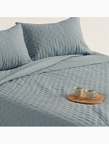 Ensemble couvre-lit uni en tissu à relief avec taie(s) d’oreiller - Gamusi.