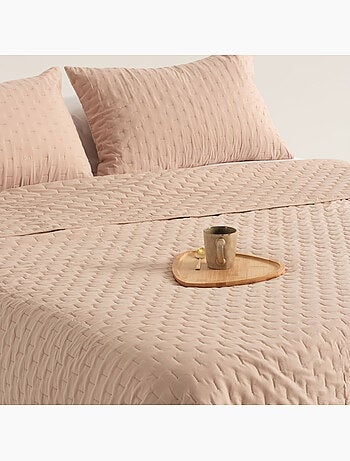 Ensemble couvre-lit uni en tissu à relief avec taie(s) d’oreiller - Gamusi.