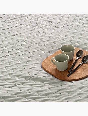 Ensemble couvre-lit uni en tissu à relief avec taie(s) d’oreiller - Gamusi.