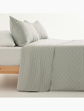 Ensemble couvre-lit uni en tissu à relief avec taie(s) d’oreiller - Gamusi.