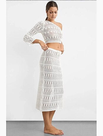 Ensemble crop top asymétrique en dentelle crochet et jupe midi crochet hiccup