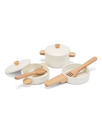 Ensemble de casseroles en bois